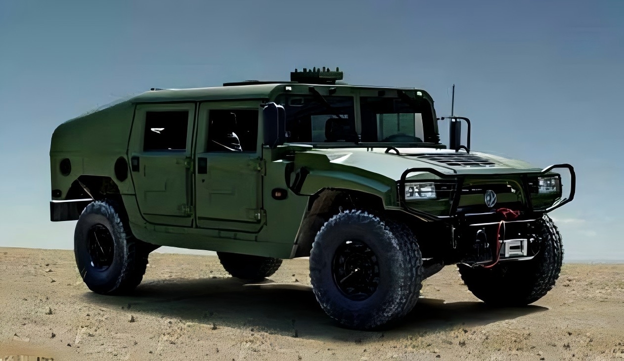 Tout-terrain militaire à usage intensif